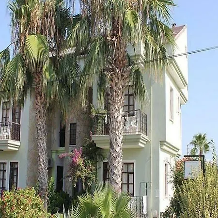 Jade Hotel